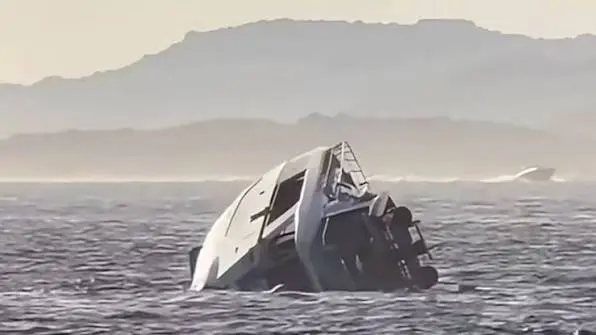 Brand-New Amer F100 Sinks Off Sardinia Just Days After Delivery