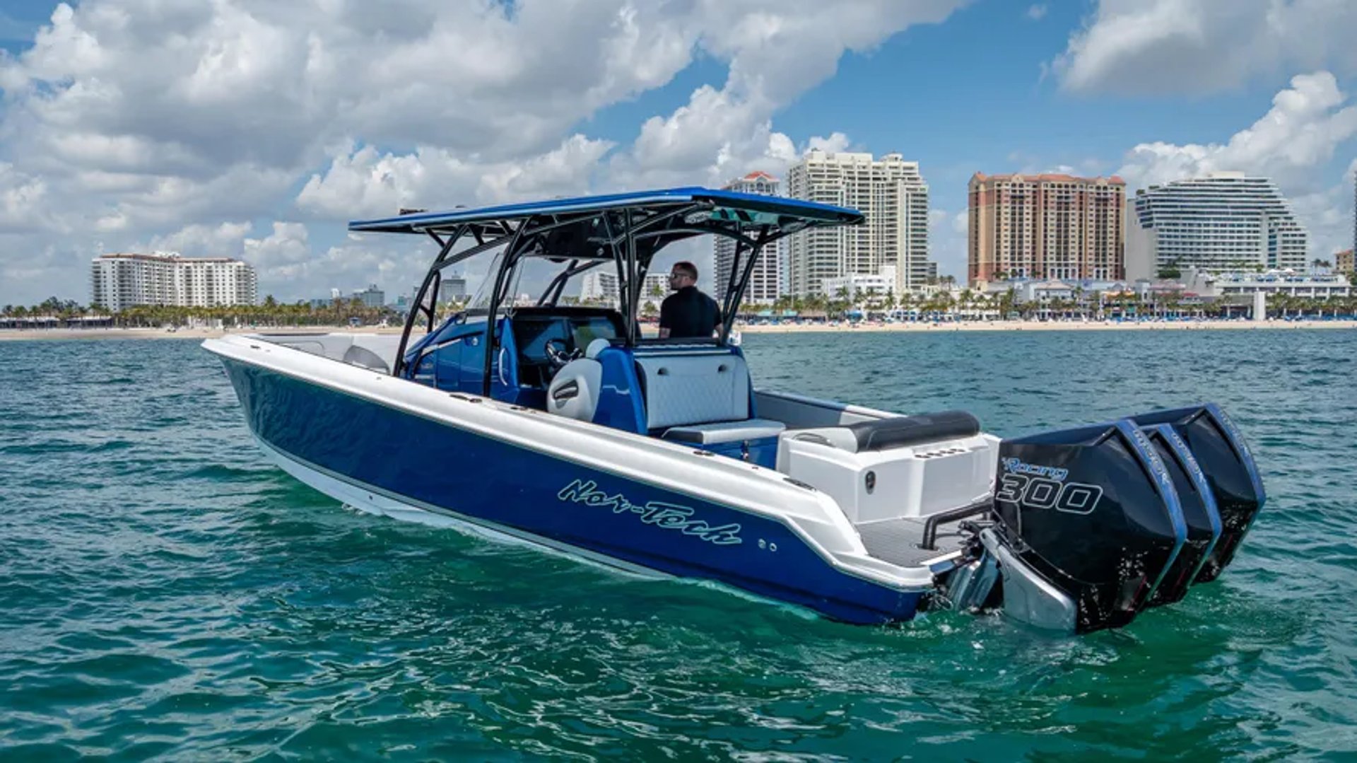 Nor-tech 340 Sport Center