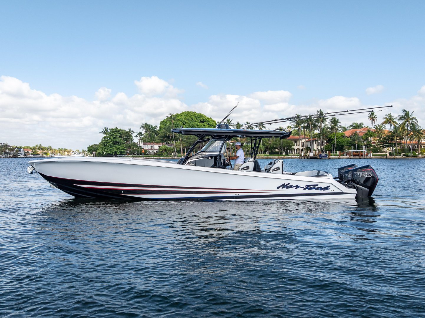 Nor-tech 390 Sport Center